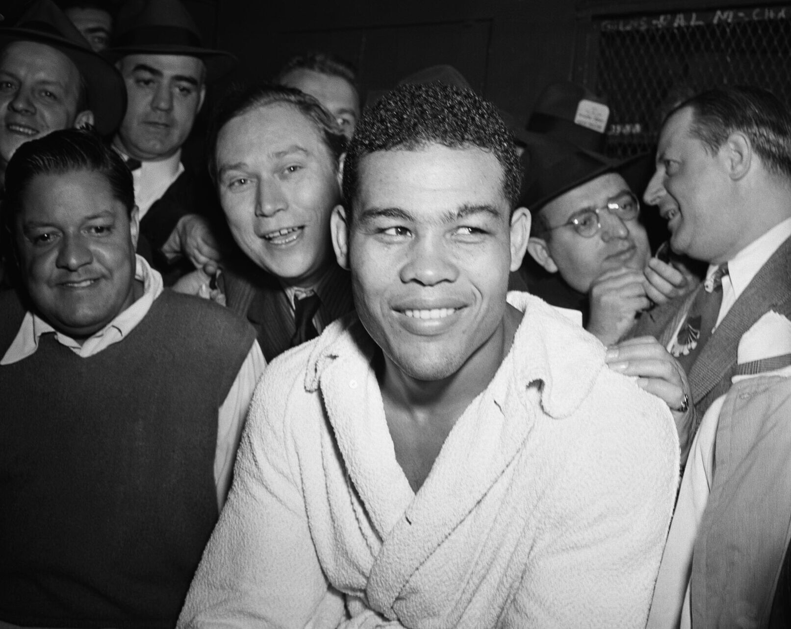 1941: Joe Louis knocks out Lou Nova to retain world heavyweight title